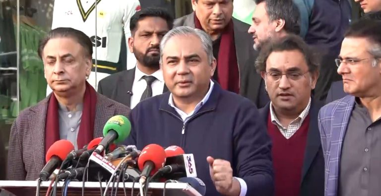 پاکستان ٹی ٹوئنٹی ورلڈ کپ کھیلے گا یا نہیں؟ فیصلہ حکومت کرے گی: محسن نقوی