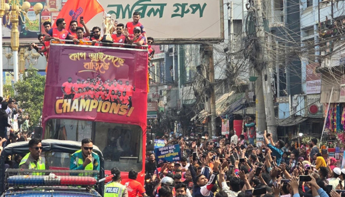 بی پی ایل چیمپئنز راجشاہی واریئرز کا ہیروز جیسا استقبال، شاندار وکٹری پریڈ