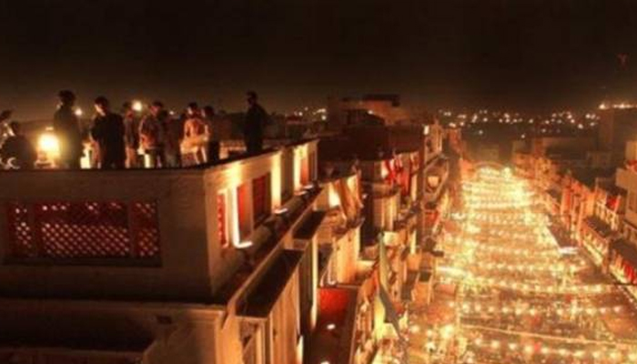اگلے برس کی امید کے ساتھ اور شمعوں کی روشنی میں بسنت تہوار اختتام پذیر