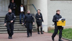 8 سال تک اپنی ماں کی لاش گھر میں رکھ کر پنشن وصول کرنے والی بیٹی گرفتار