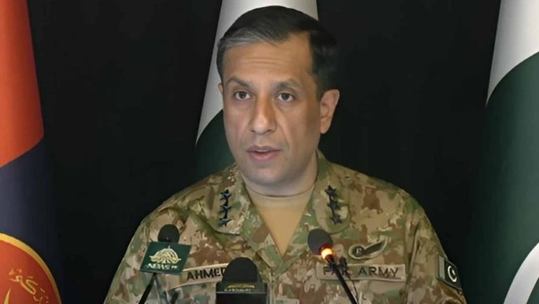 معرکہ حق میں ہم نے ایک قسط دکھائی، کسی کا باپ بھی پاکستان پر آنچ نہیں لاسکتا: ترجمان پاک فوج