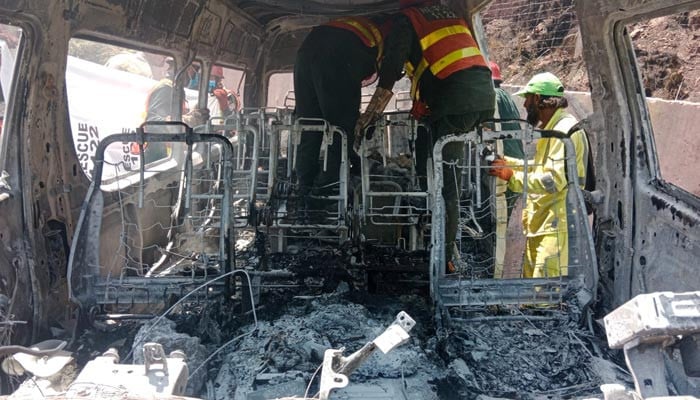 مری: سیاحوں کی گاڑی کو حادثہ، 10 افراد ہلاک 13 شدید زخمی