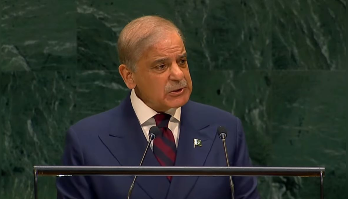 حرمین شریفین پر حملہ ریڈ لائن ہے، پاکستان سعودی عرب کے برادر عوام کے ساتھ کھڑا ہے،وزیر اعظم